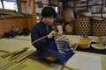 写真：職人による竹細工実演