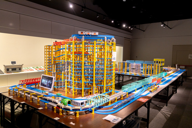 巨大プラレール展示の写真