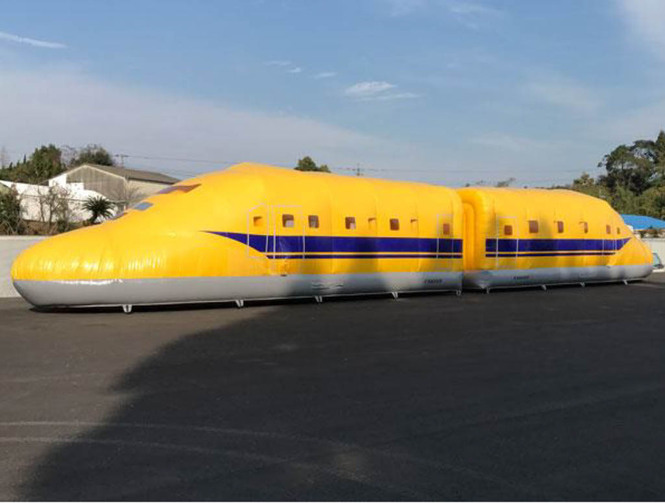 ドクターイエローのふわふわドーム