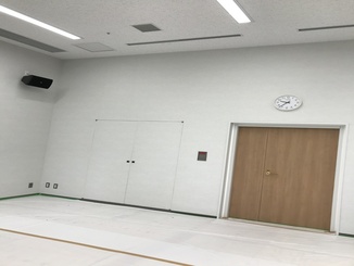 新しくなった会議室の出入り口