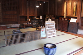 薬の販売と調合をしていた店先の再現の写真